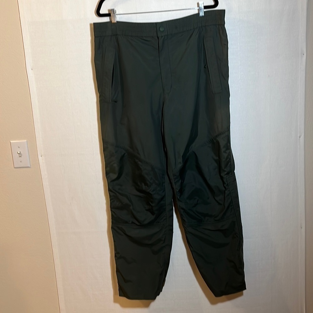 CABELA’S nylon hiking pants, size large, green color